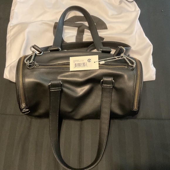Medium Telfar Duffle-Black (TF-050-BK-M) - Picture 1 of 7